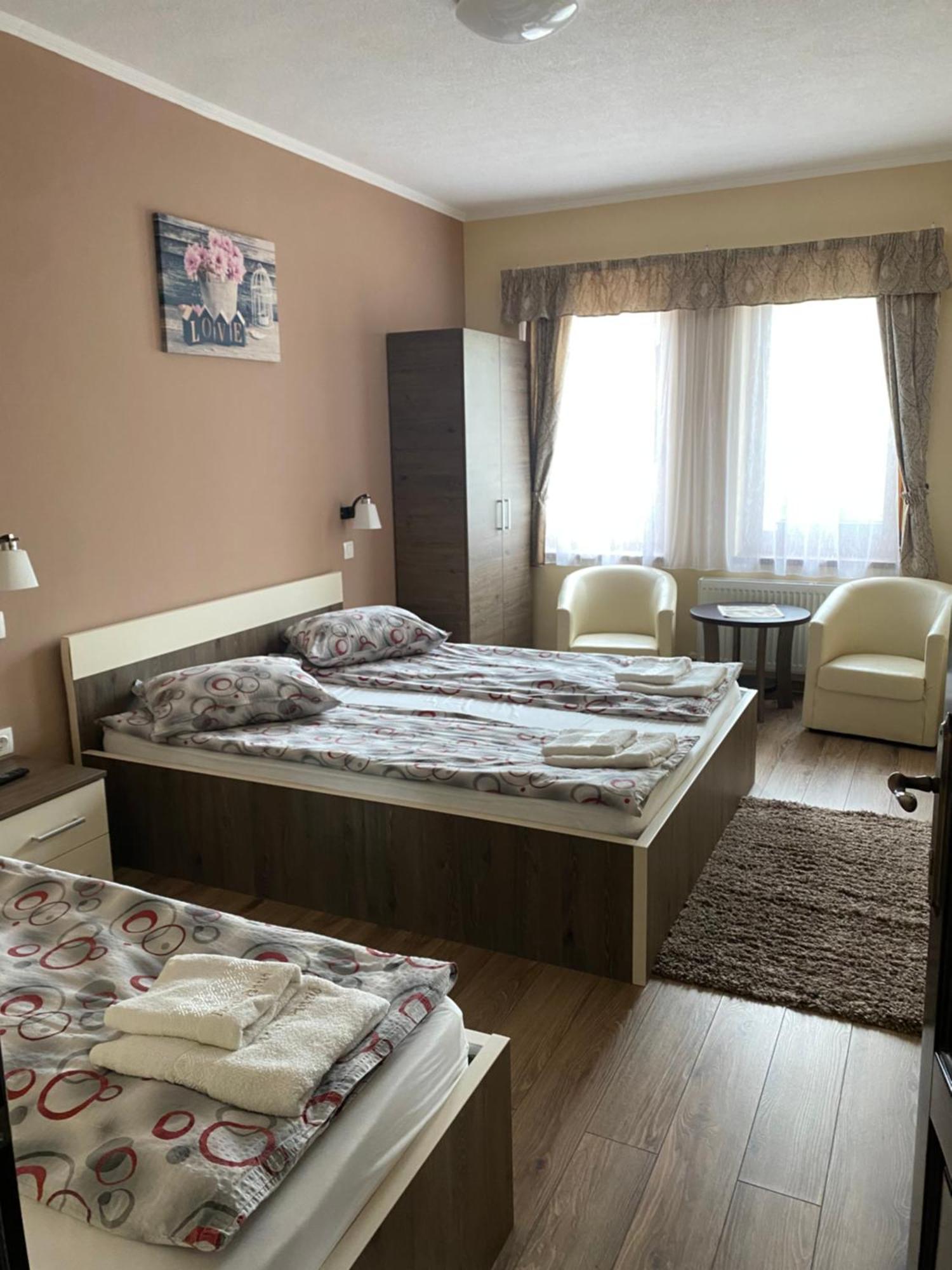 Bed and Breakfast Farkas Panzió Praid Exterior foto